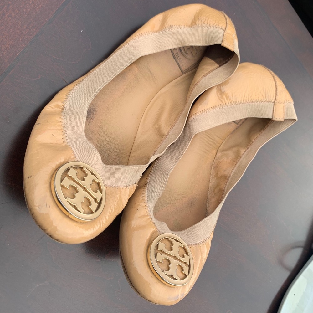 Tory Burch nude flats sz8